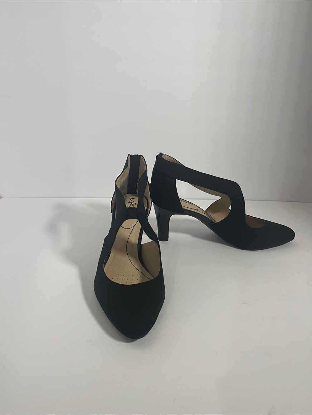 Stride Rite Black Cutout Mid-Heel Dress Pumps